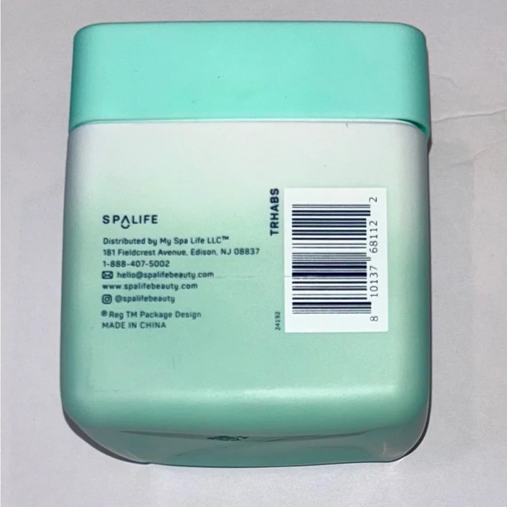 Spa Life Hydrate and Protect Body Scrub with Hyaluronic Acid, Coconut Oil - Picture 4 of 4
